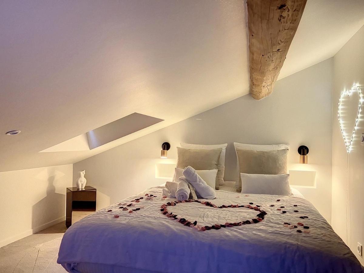 Cocon Blanc Calin Avec Jacuzzi Privatif - Loveroom Insolite Saint-Etienne  Bagian luar foto