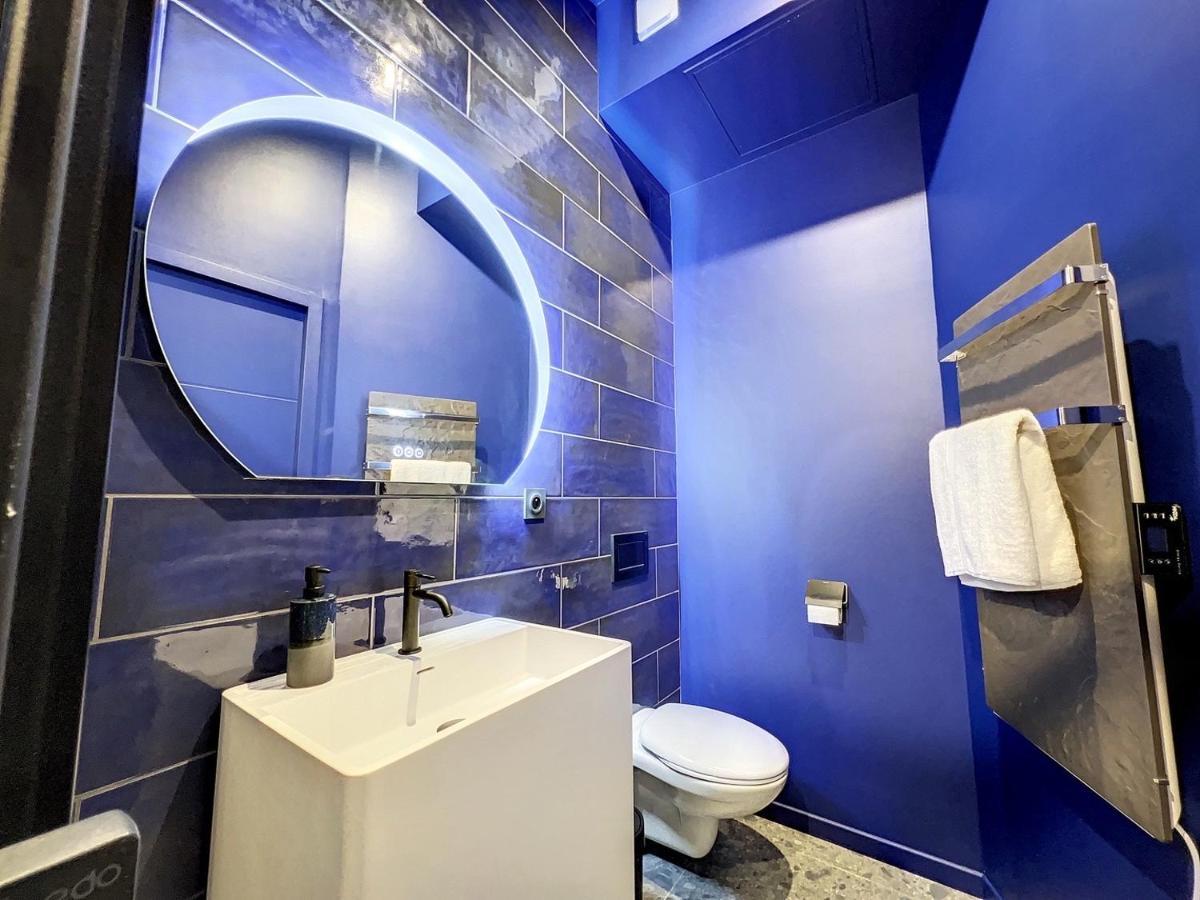 Cocon Blanc Calin Avec Jacuzzi Privatif - Loveroom Insolite Saint-Etienne  Bagian luar foto